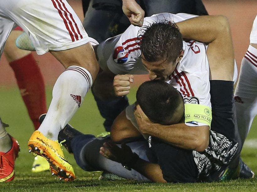 Organizimi i Kampionatit Evropian nga Shqipëria dhe Serbia, Tifozat "Kuq e Zi": Nuk është organizim i shqiptarëve