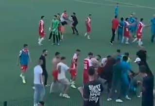 Grushte e shqelma në futbollin e Kosovës (VIDEO)