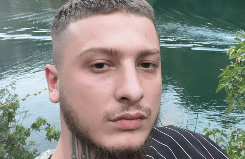 Është fotografi e zhveshur: Fero përplas gazetarët (VIDEO)