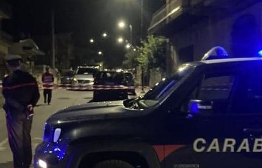 Itali: I vrau nënën dhe vëllanë, 17-vjeçari ia merr jetën babait