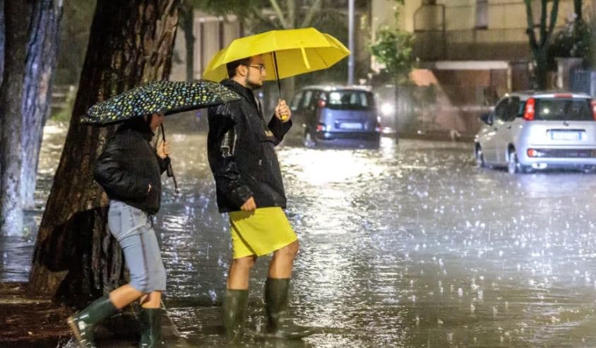 Stuhia Boris përfshin dhe Italinë, evakuohen mbi 1000 banorë