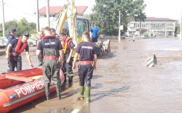 Përmbytjet kaplojnë Rumaninë, vdesin katër persona