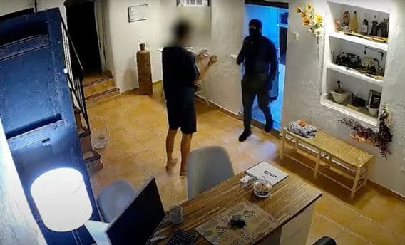 Policia spanjolle arreston tre persona për vjedhje në 22 shtëpi luksoze në Ibiza