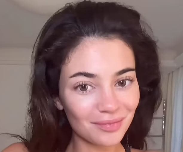 Kylie Jenner del pa pikë grimi