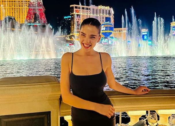 Arilena e lumtur në Vegas (FOTO+VIDEO)
