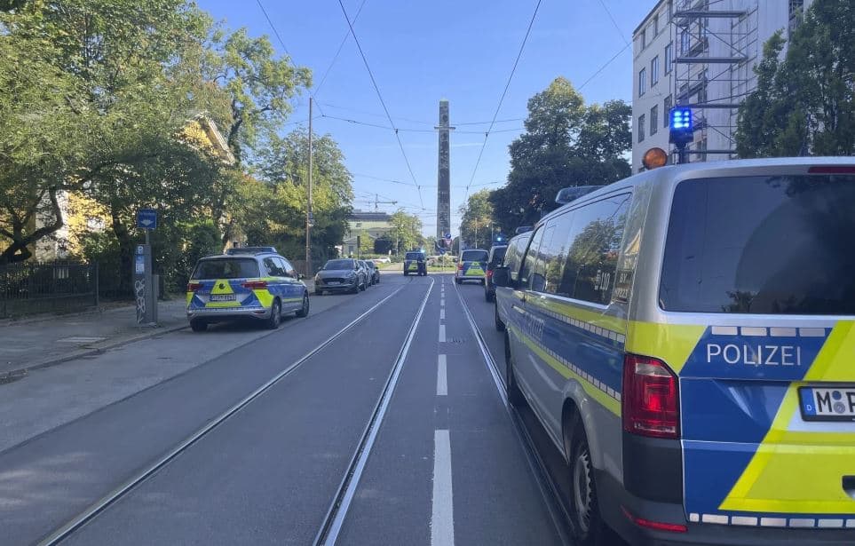 Policia qëllon një person të dyshimtë pranë një muzeu dhe konsullatës izraelite në Mynih