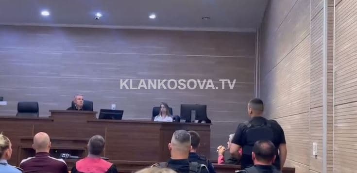 Djali i Sali Sekiraqës, me jelek antiplumb del para gjykatës (PAMJE)