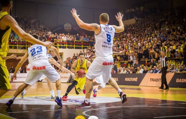 Prishtina prek finalen e Superkupës, Peja "dorëzohet" në fund
