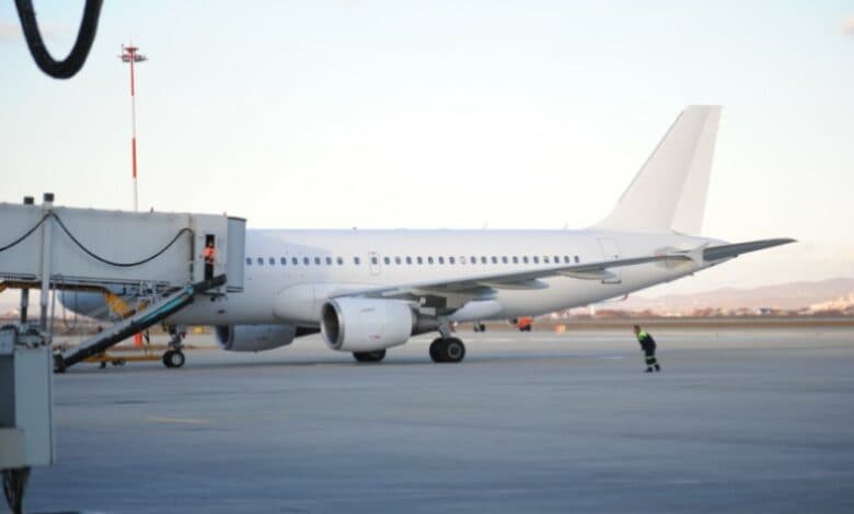Piloti në Aeroportin e Podgoricës raportoi bombë brenda në aeroplan