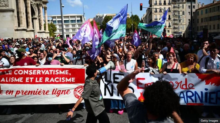 Mbi 100 protesta në Francë, partitë e majta s’pajtohen që Barnier të bëhet kryeministër