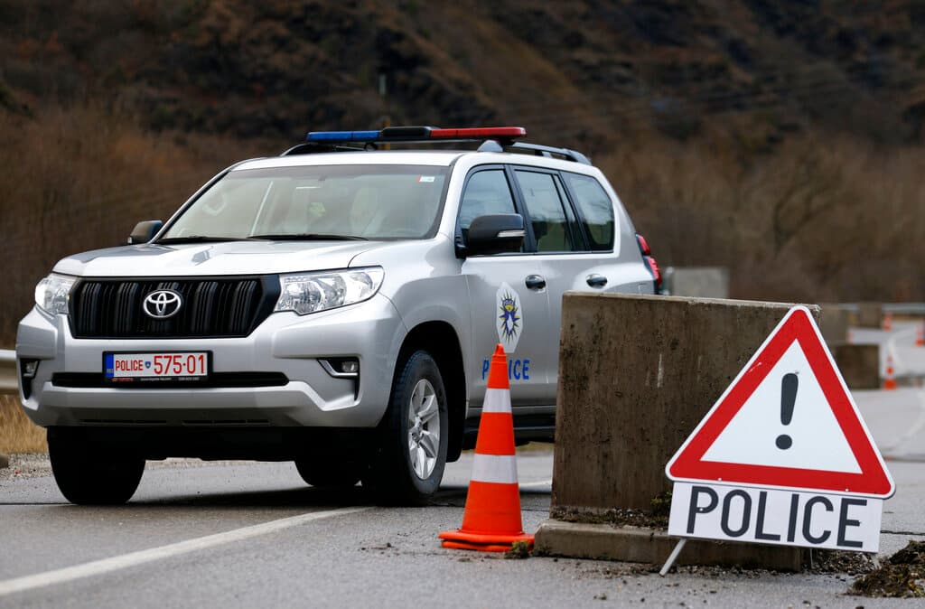 Një qytetar serb nga veriu po pretendon se është rrahur nga policia, kjo e fundit i mohon akuzat