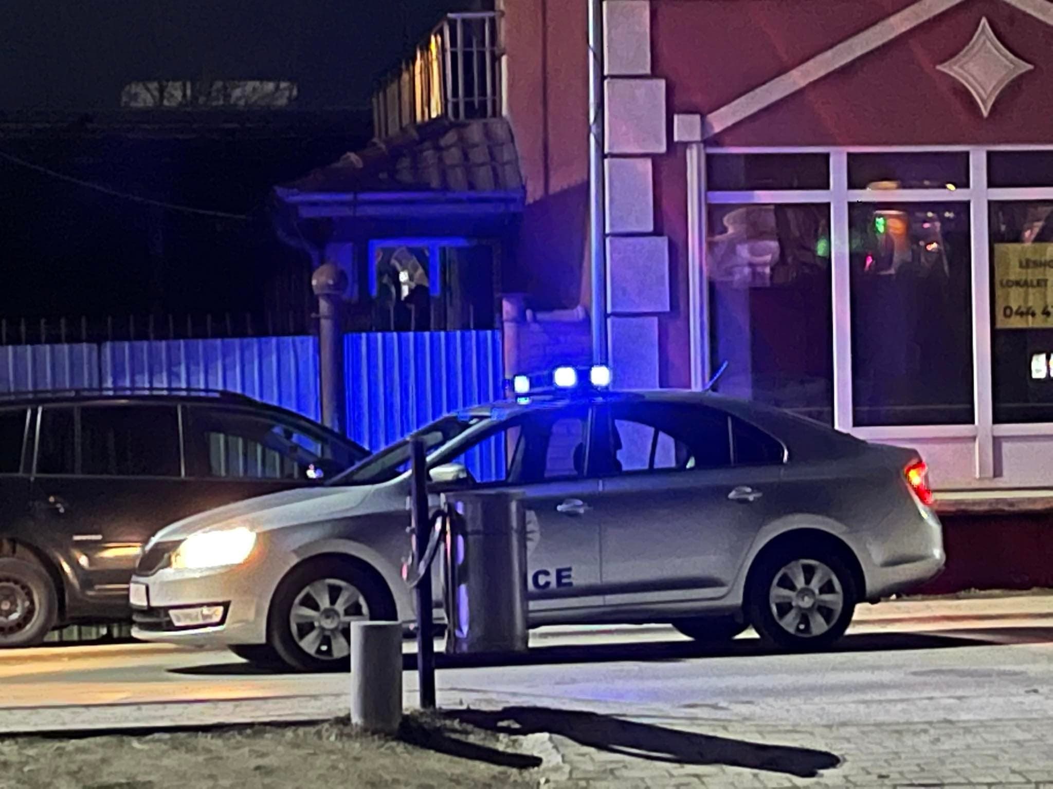Tre të lënduar si pasojë e një aksidenti në Drenas