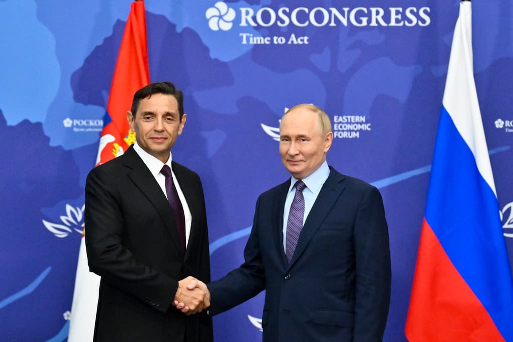 Vullini, Stanos: Në emër të kujt po me kritikon? Edhe presidenti i BE-së Orban është takuar me Putinin