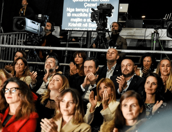 Kurti uron fituesin e edicionit të dytë të Festivalit të Këngës në RTK