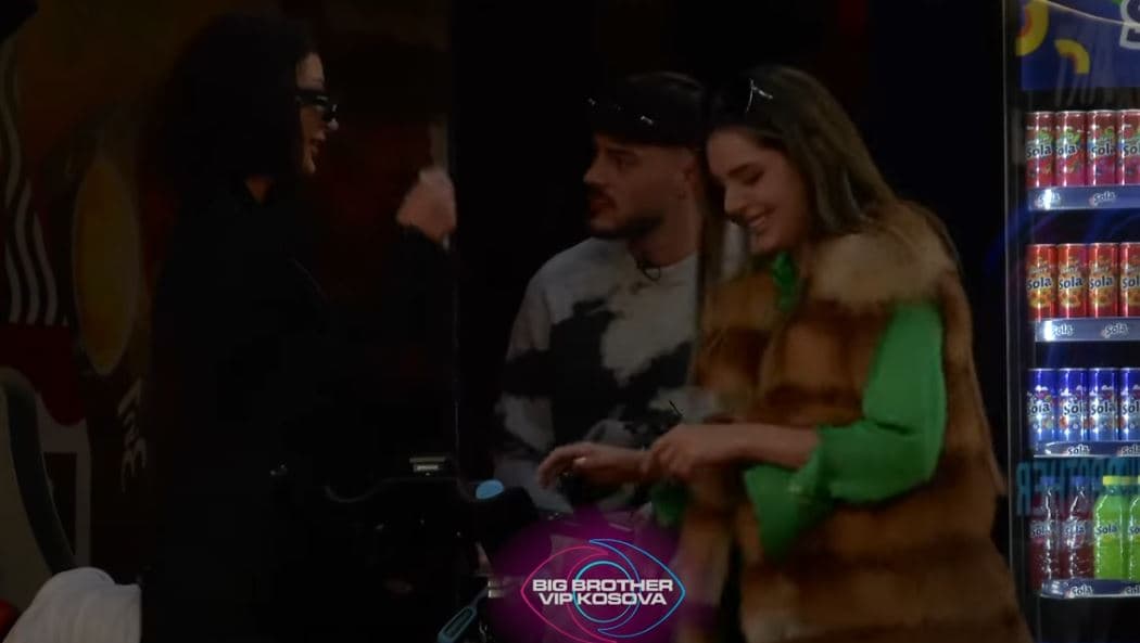 Leo provon pajisjen imagjinare të krijuar nga Ana dhe Lejla (VIDEO)