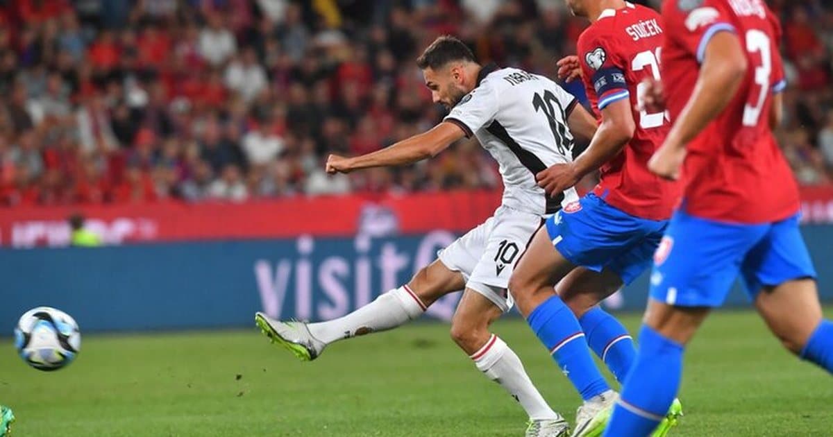 Shqiponjat që fluturuan drejt Çekisë, sonte zbresin në Epet Arena për 3 pikë