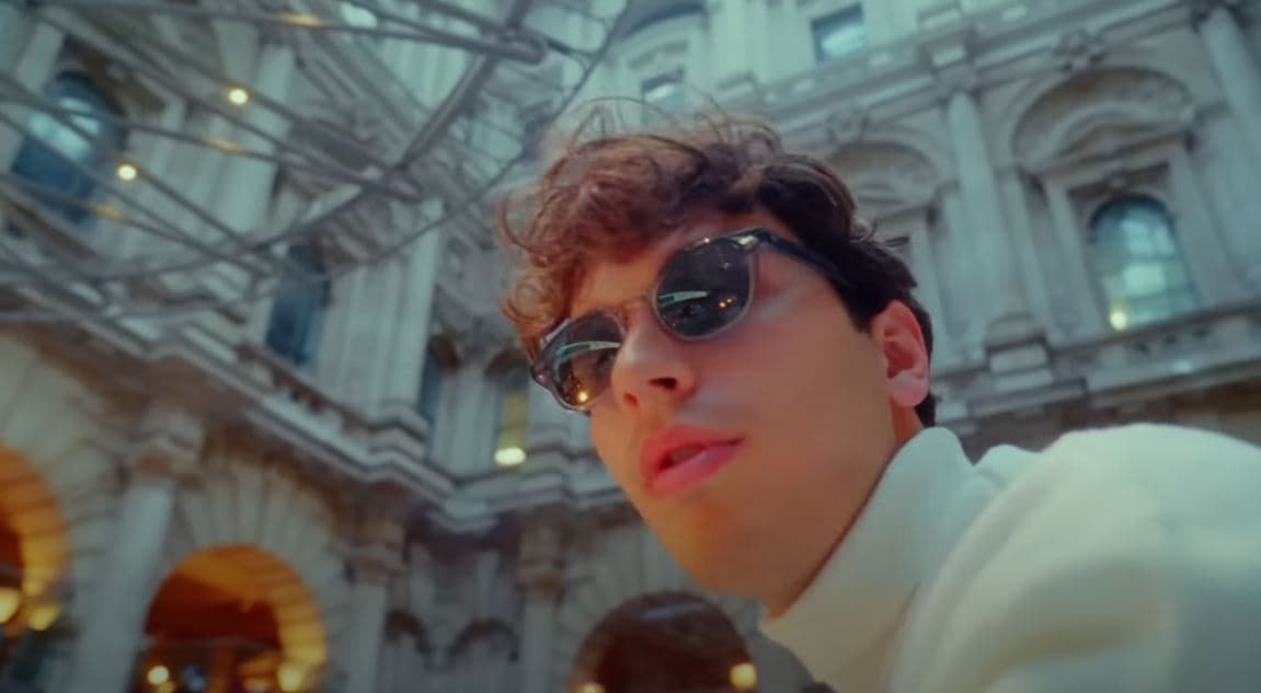 Blerando thotë “Idol” në këngën e fundit