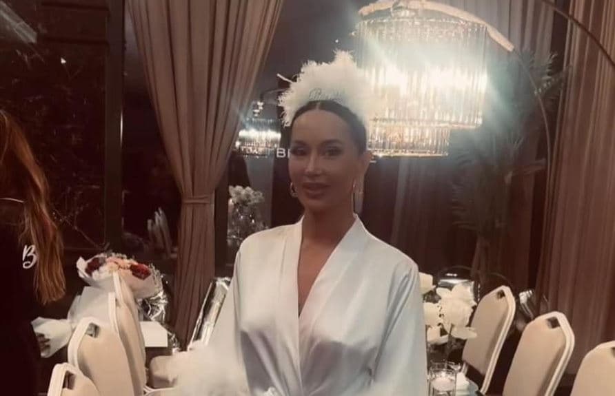 Dafina Zeqiri e lumtur me ndejën e beqarisë