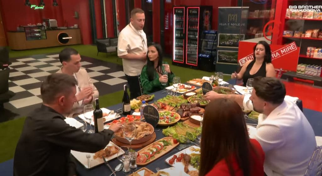 Nis darka e të nominuarve me pyetjet e publikut (VIDEO)