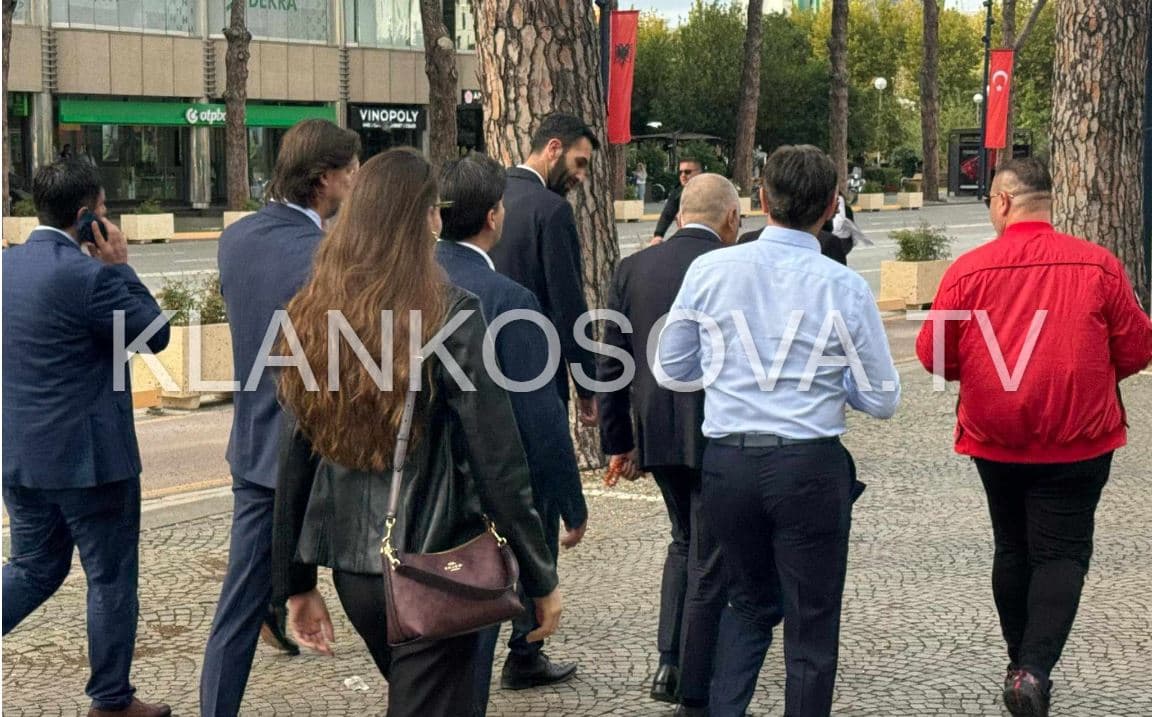 Eman Rrahmani do të marrë pjesë në inaugurimin e xhamisë në Tiranë