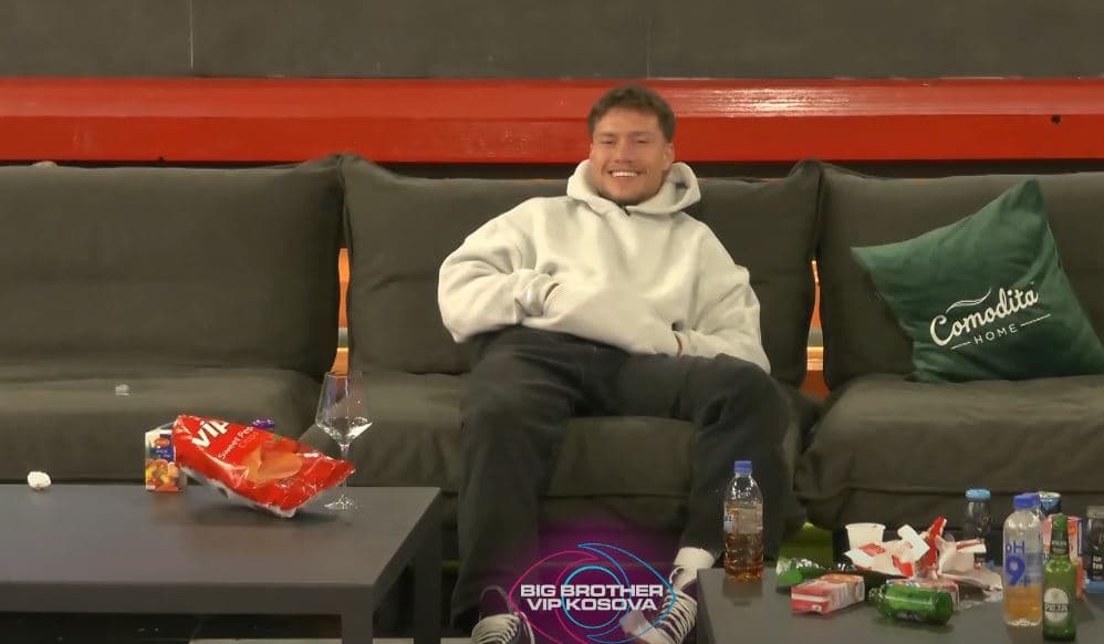 Lela fton Drilonin t’i bashkohet, ai ia kthen një përgjigje ngacmuese (VIDEO)