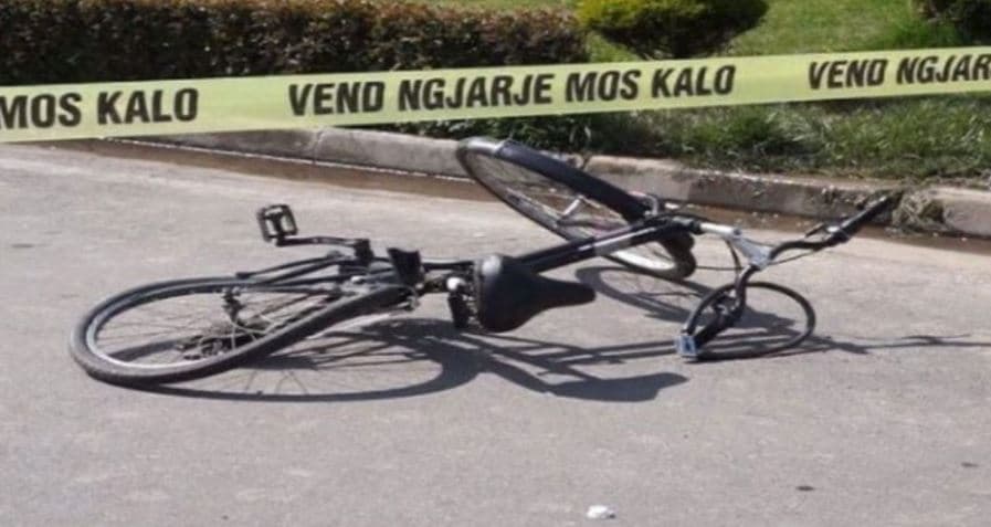 Humb jetën një 57-vjeçar në Fier, dyshohet se pësoi arrest kardiak teksa ngiste biçikletën