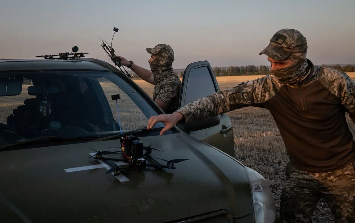 “Zgjimi i Dragonjve”: Duel i dronëve që marrin frymë nga zjarri në Ukrainë