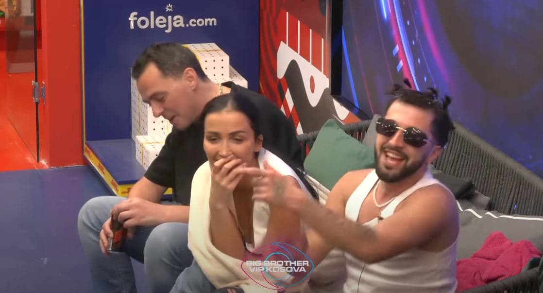 Gjesti e ndjen në "shpirt" këngën e Ibrahim Tatlisesit (VIDEO)