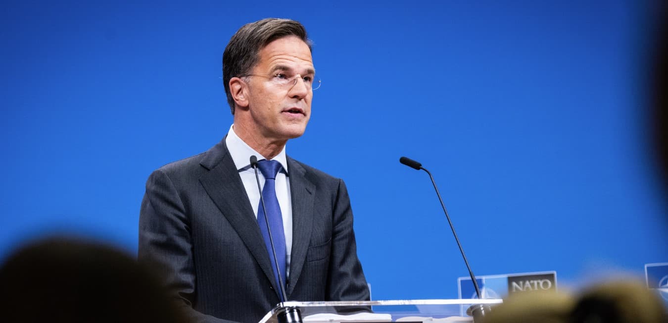 "Përkushtimi i tij ndaj paqes ishte frymëzim për miliona njerëz", thotë Rutte për Papën