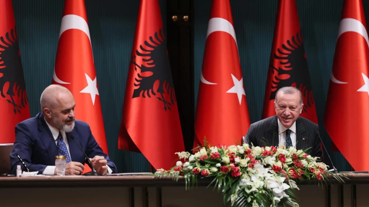 Agjenda e vizitës së Erdoganit në Tiranë: Takimi me Begajn, konferenca me Ramën e inaugurimi i xhamisë së Namazgjasë