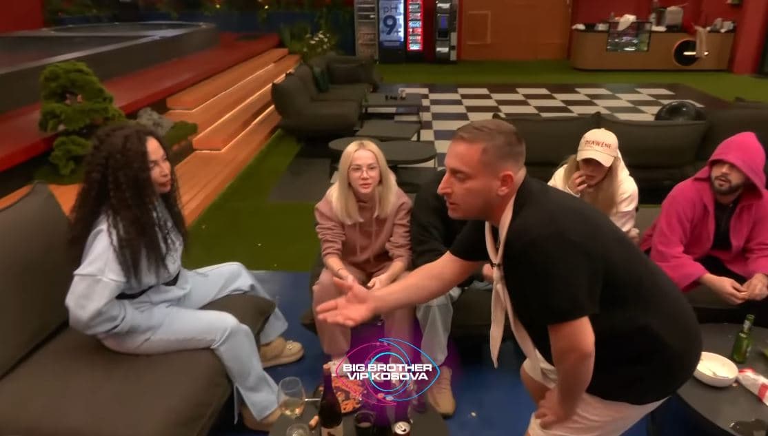 Rovena ironizon me Rezin: Ja shembulli si respektohet femra (VIDEO)