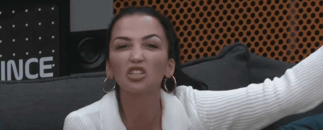 Përplasje e ashpër, Xheneta akuzon Vullnetin se i shan myslimanët, ky ia kthen se puna e saj është ''Get ready with me'' (VIDEO)