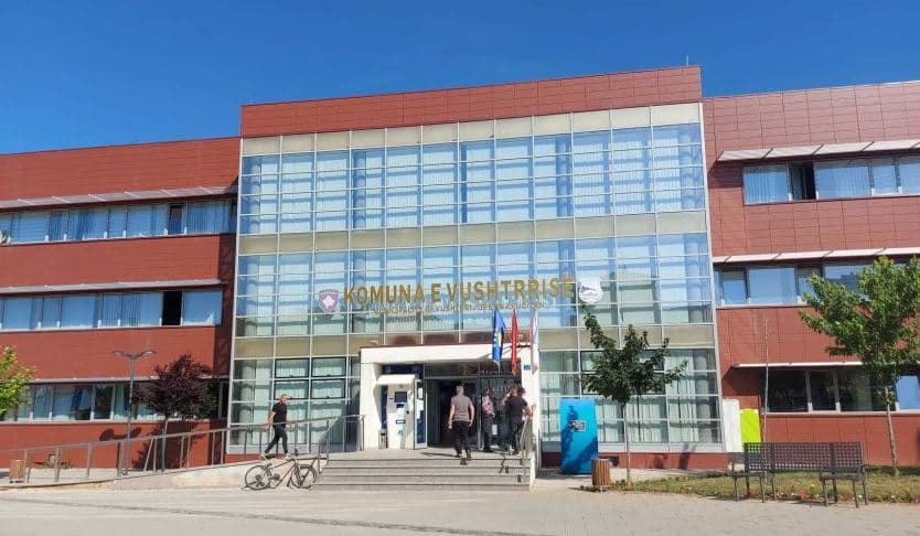 Dallavere në Komunën e Vushtrrisë, aktakuzë kundër dy zyrtarëve