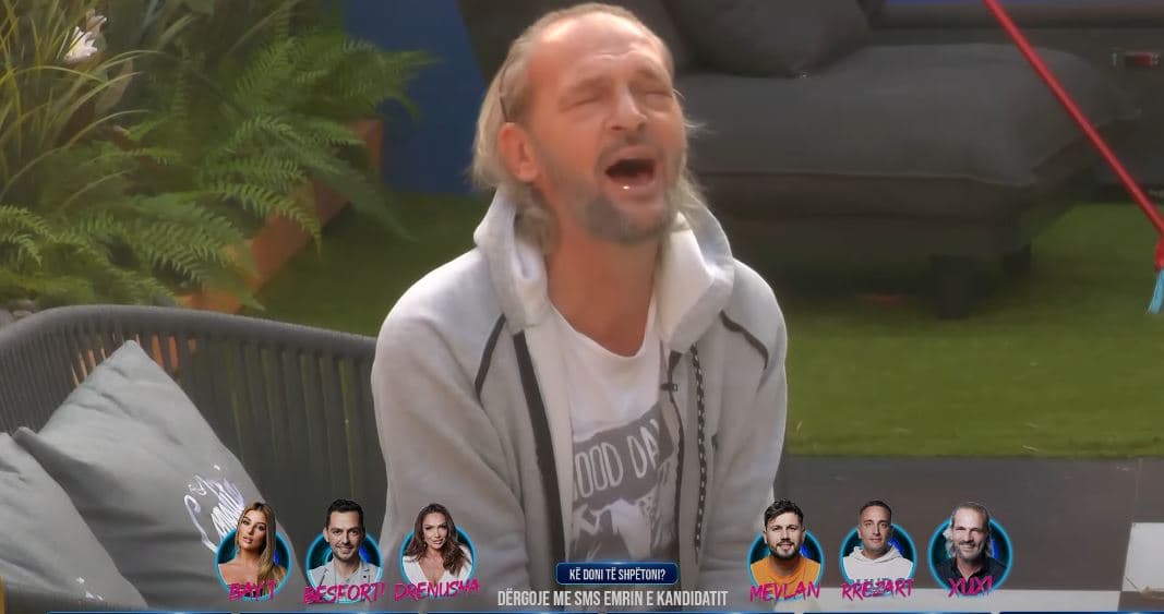 "Besame Mucho", tregon një anë tjetër të Xuxit (VIDEO)