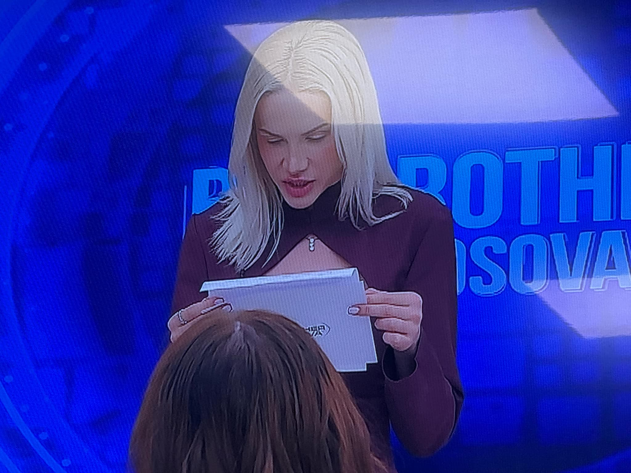 Zarf për nysat e BBVK3, arrin sfida e parë për banorët (VIDEO)