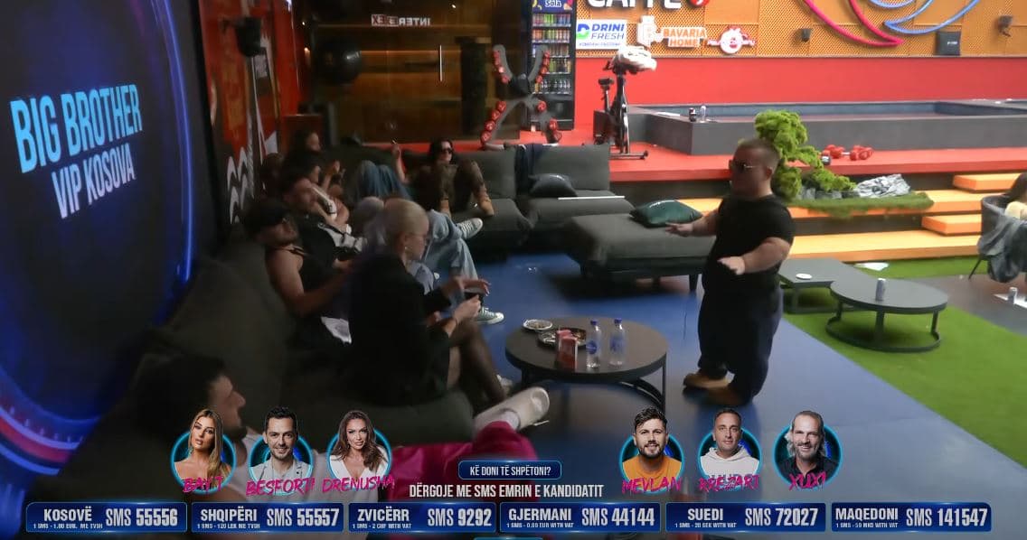 Burimi ngacmon Sarën, i jep edhe disa komplimente (VIDEO)