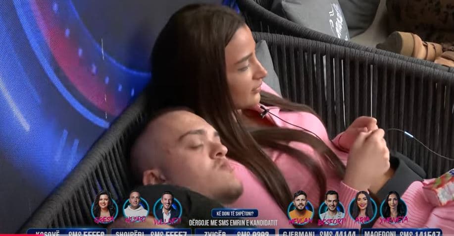 Ana rrëfehet tek Burimi për një moment të vështirë në jetën e saj