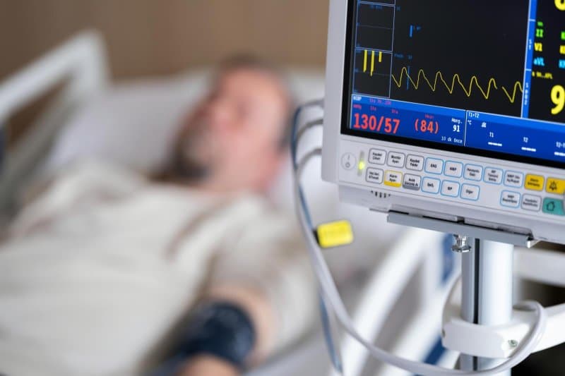 Infektimi me COVID-19 rrit rrezikun e sulmit në zemër dhe në tru deri në 3 vjet më vonë