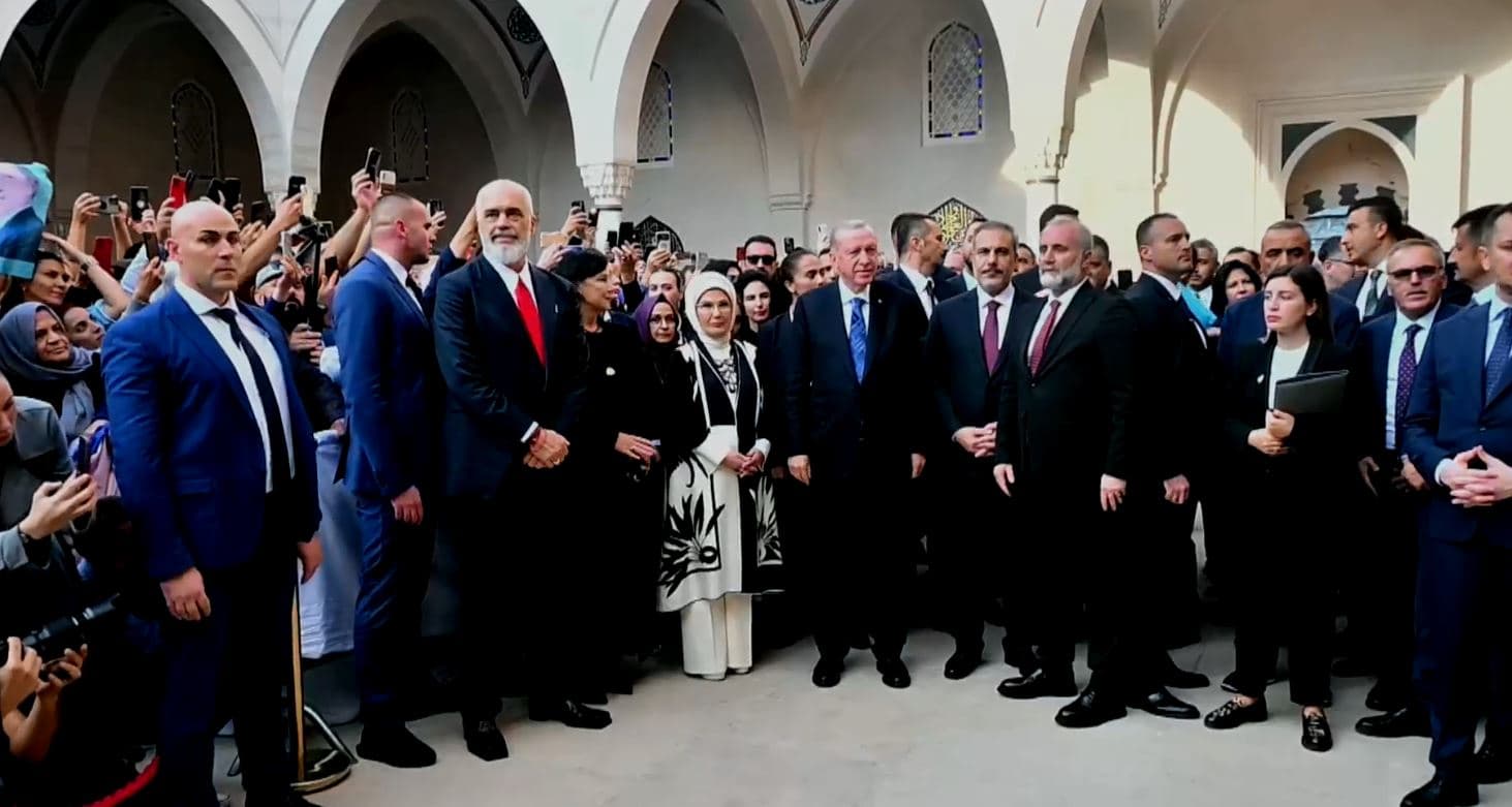 Inaugurohet xhamia e Namazgjasë në Tiranë, Rama e Erdogan të pranishëm