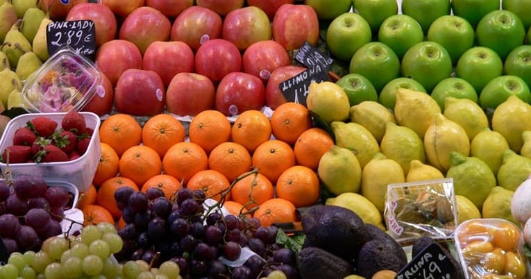Nëse vuani nga kolesteroli i lartë, ngrënia e këtyre frutave do t'ju ndihmojë