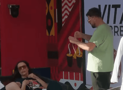 Mevlani e quan motër Drenushën, ia fal varësen e tij (VIDEO)