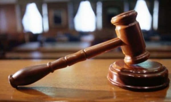 Një muaj paraburgim ndaj avokatit dhe zyrtarit të gjykatës në Prizren, dyshohen për ushtrim të ndikimit