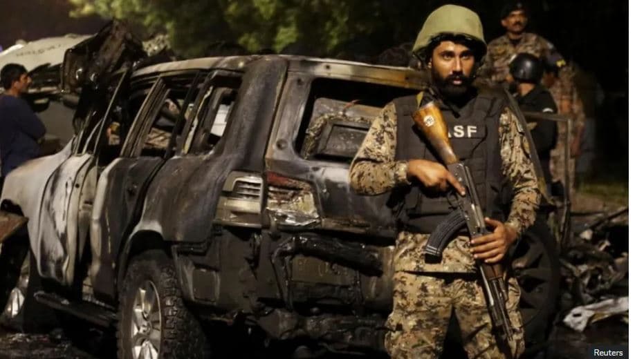 Pakistani i përkushtuar ndaj armëpushimit, ndërsa akuzon Indinë për shkelje në disa zona