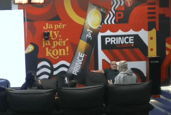Xuxi i lut banorët ta nominojnë! (VIDEO)