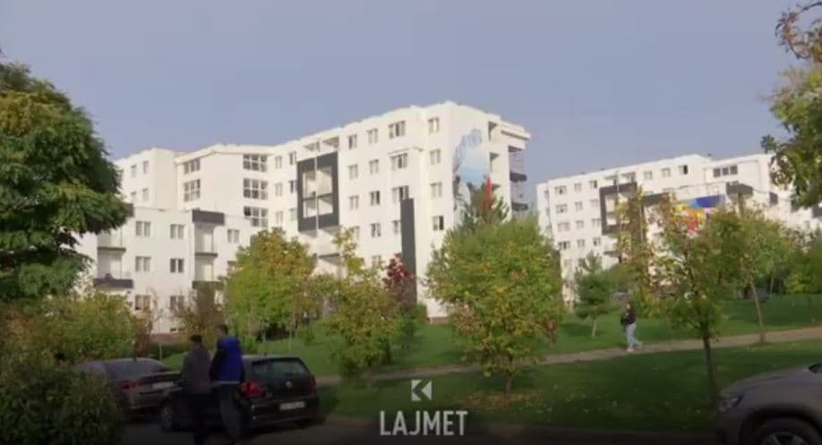 Hetime në Qendrën Studentore: Studentët i shesin shtretërit e shujtat (VIDEO)