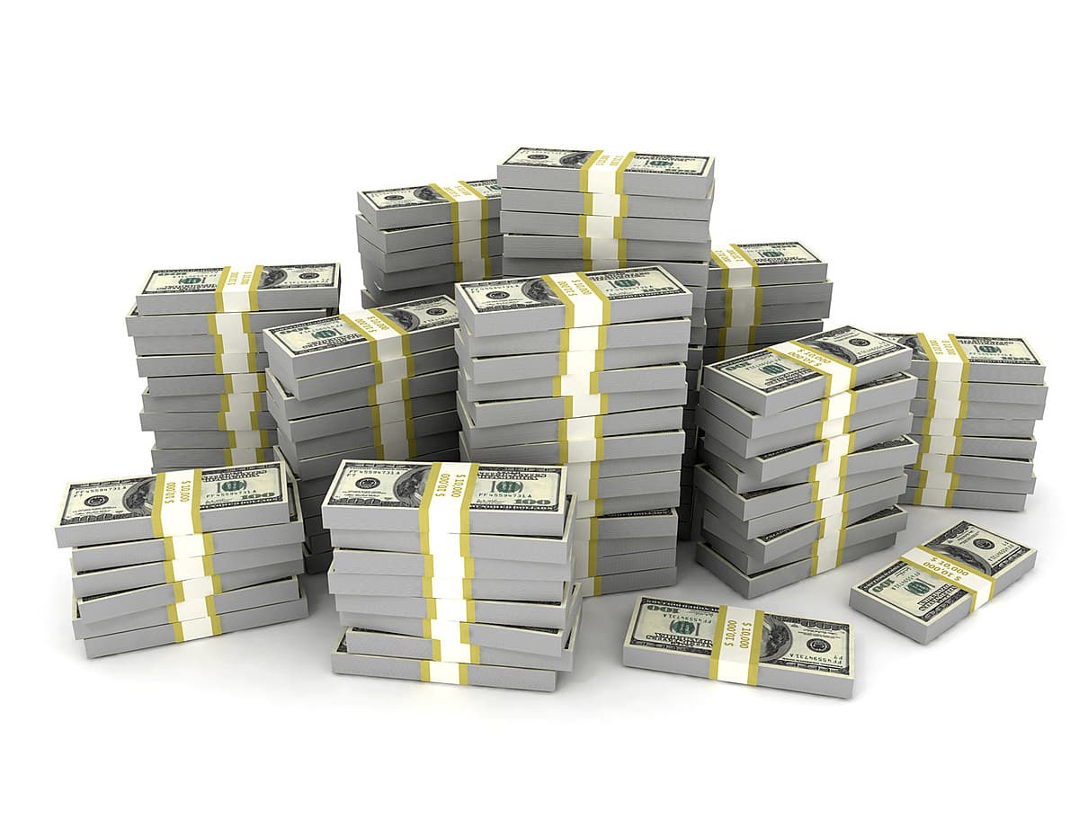 Fat i jashtëzakonshëm: Fiton 10 milionë dollarë në lotari dhe 29 mijë në kazino