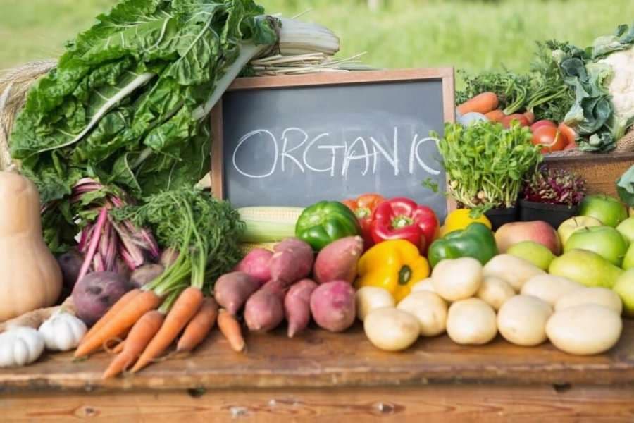 Ushqimi organik: A ia vlen të bëjmë kalimin?