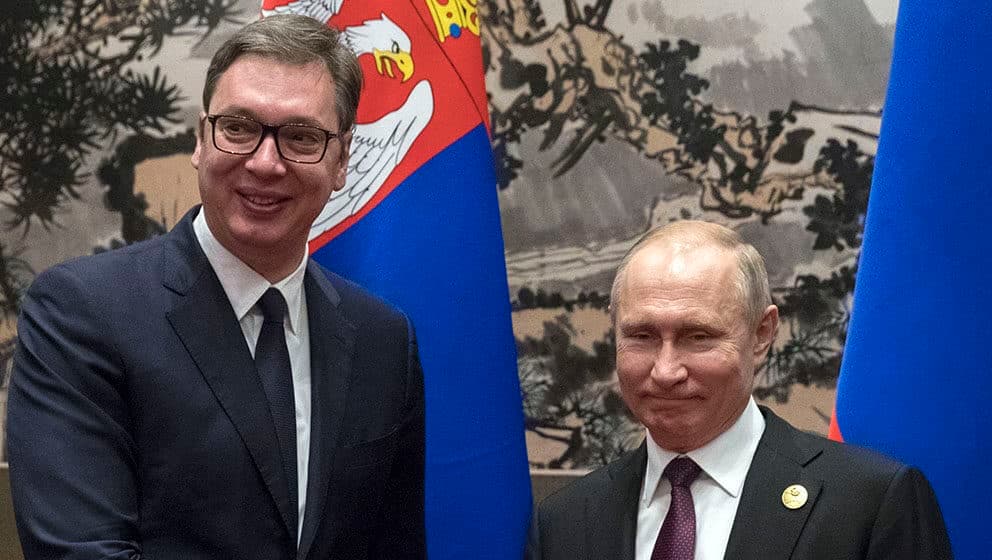 Putin uron Vuçiqin: Rusët dhe serbët qëndruan krah për krah në luftë kundër armiqve të përbashkët