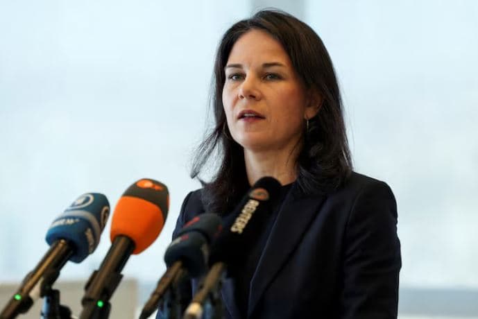 Kryediplomatja gjermane siguron Ukrainën për përkrahje në vizitën para votimit në SHBA