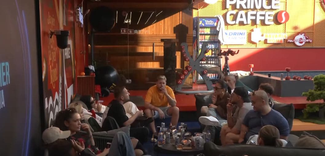 Zarfi i zi në shtëpi, banorët në panik, diskutojnë në lidhje me të